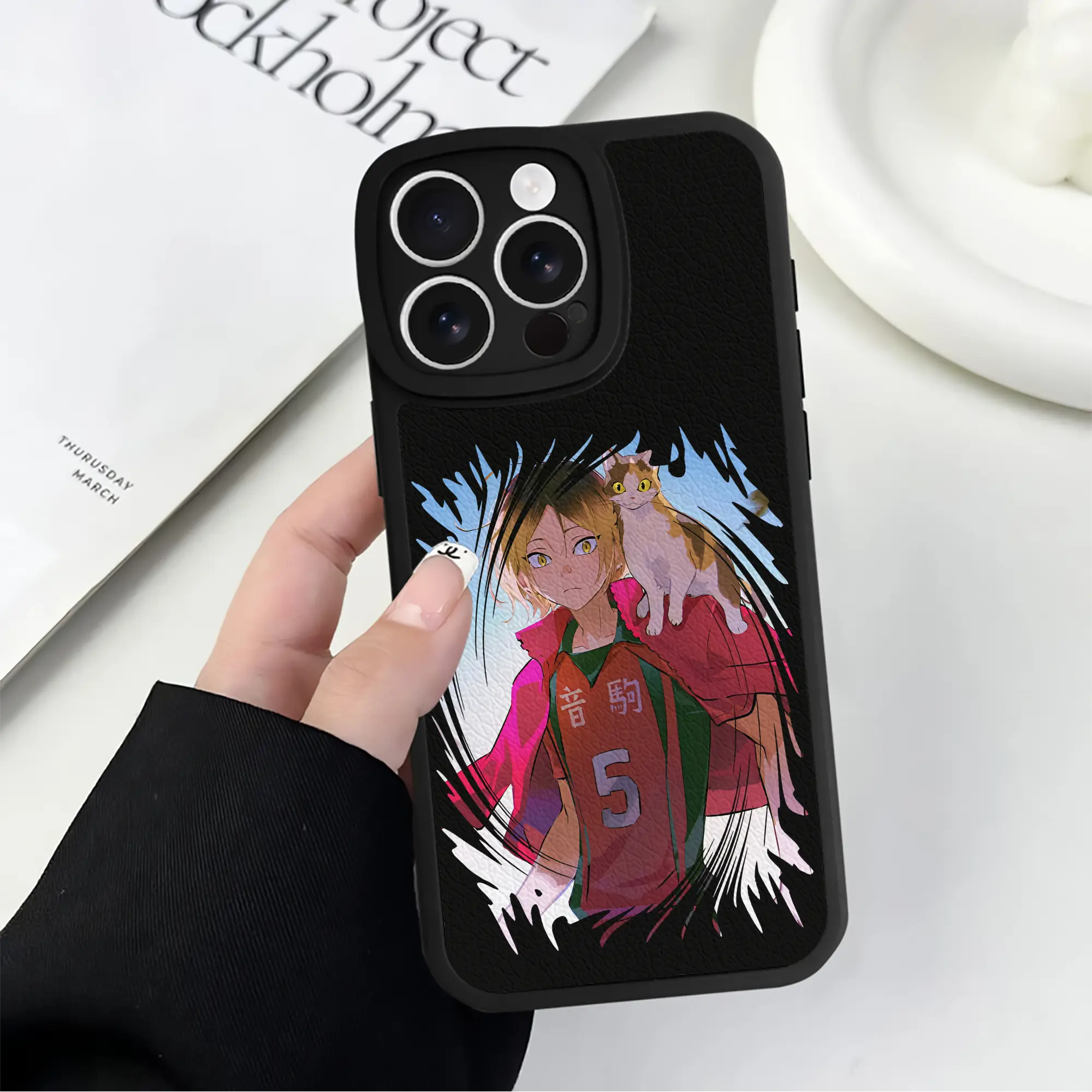 IPhone 16シリーズ対応 ・ シリコンスマホケース ・ レザー調 ・ 高精度フィット ・ 耐衝撃 ・ ワイヤレス充電対応 ・ 精密カット